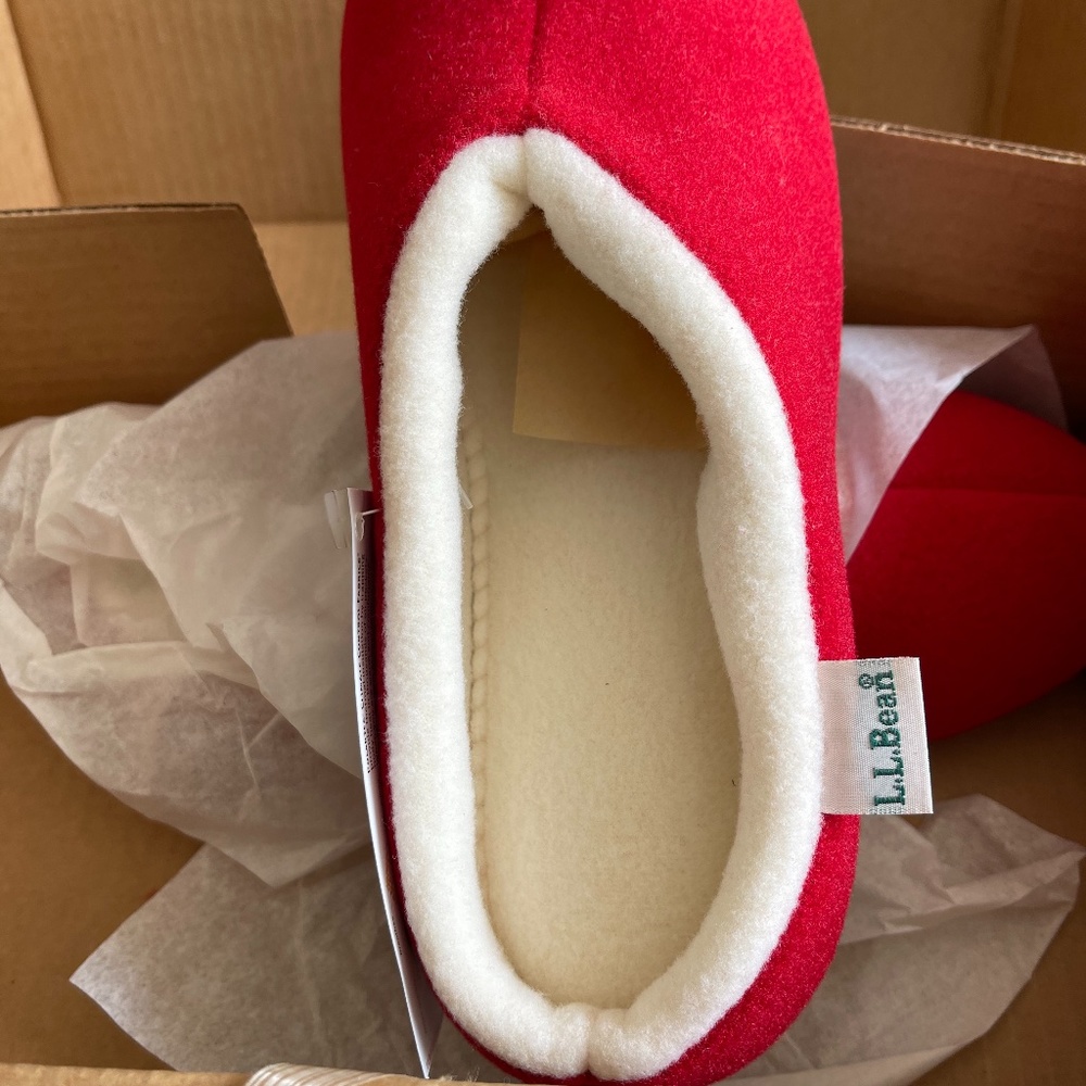 L..L.Bean red house slippers 8M